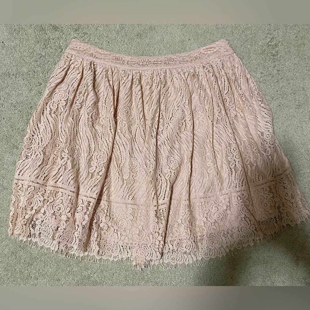 Women’s Skirt in a Size Large Xhilaration Target Pink/Peach Color Pretty
